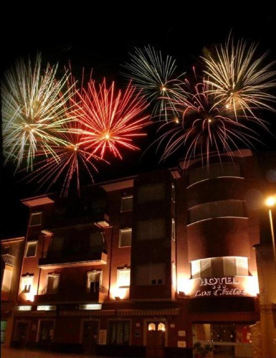 Hotel Los Chiles Villanueva Del Arzobispo Esterno foto